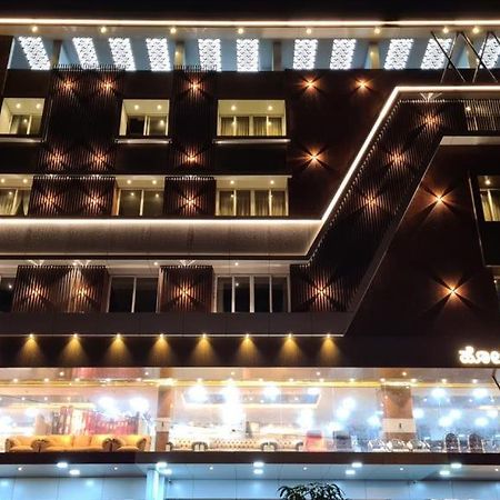 Hotel Eden Karwar Luaran gambar