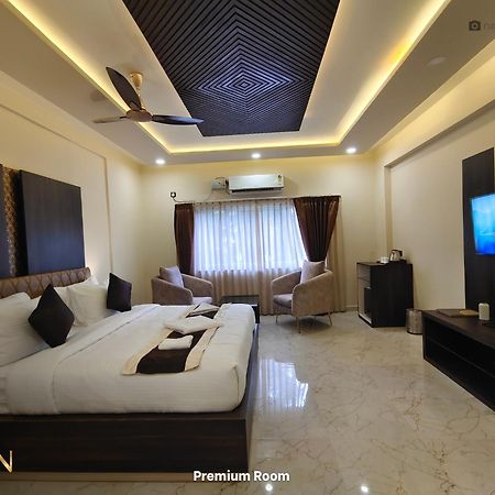 Hotel Eden Karwar Luaran gambar