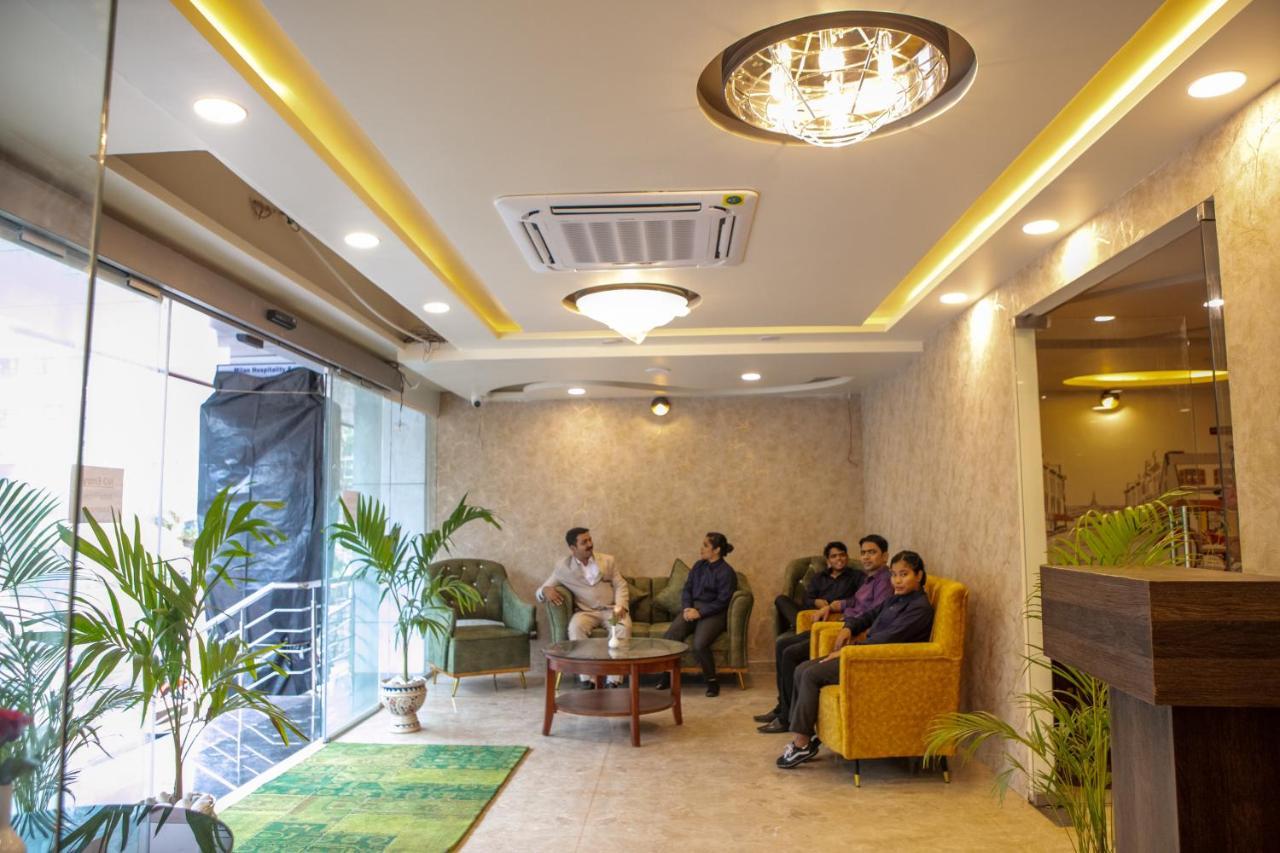 Hotel Eden Karwar Luaran gambar