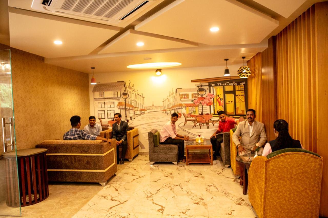 Hotel Eden Karwar Luaran gambar