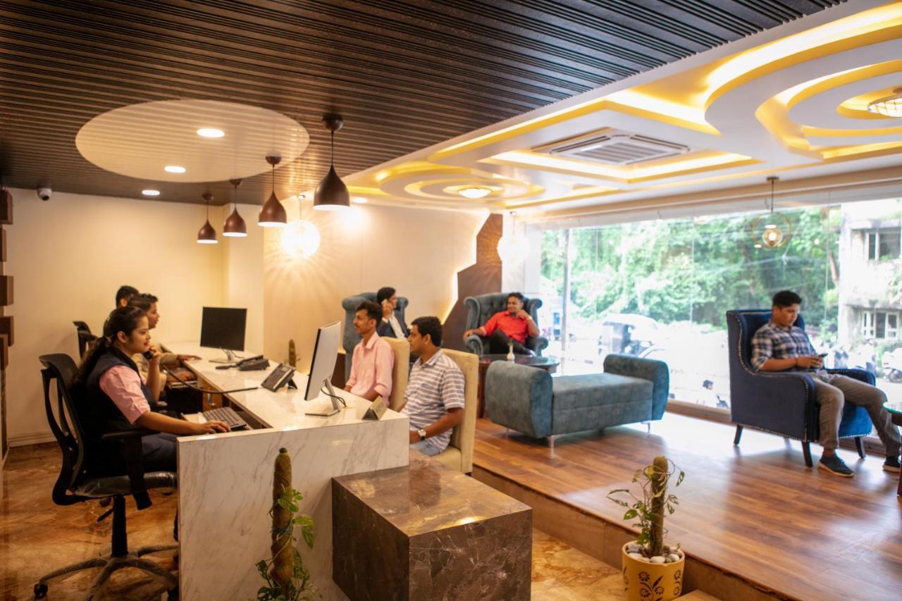 Hotel Eden Karwar Luaran gambar