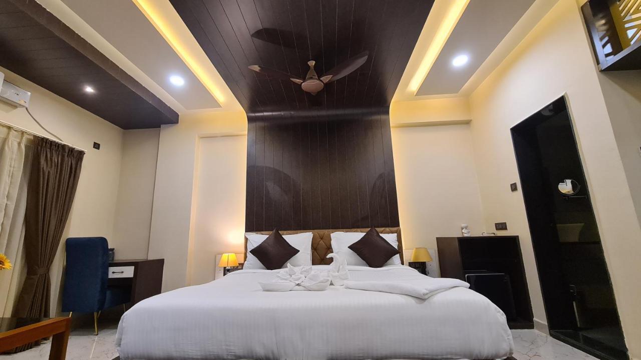 Hotel Eden Karwar Luaran gambar