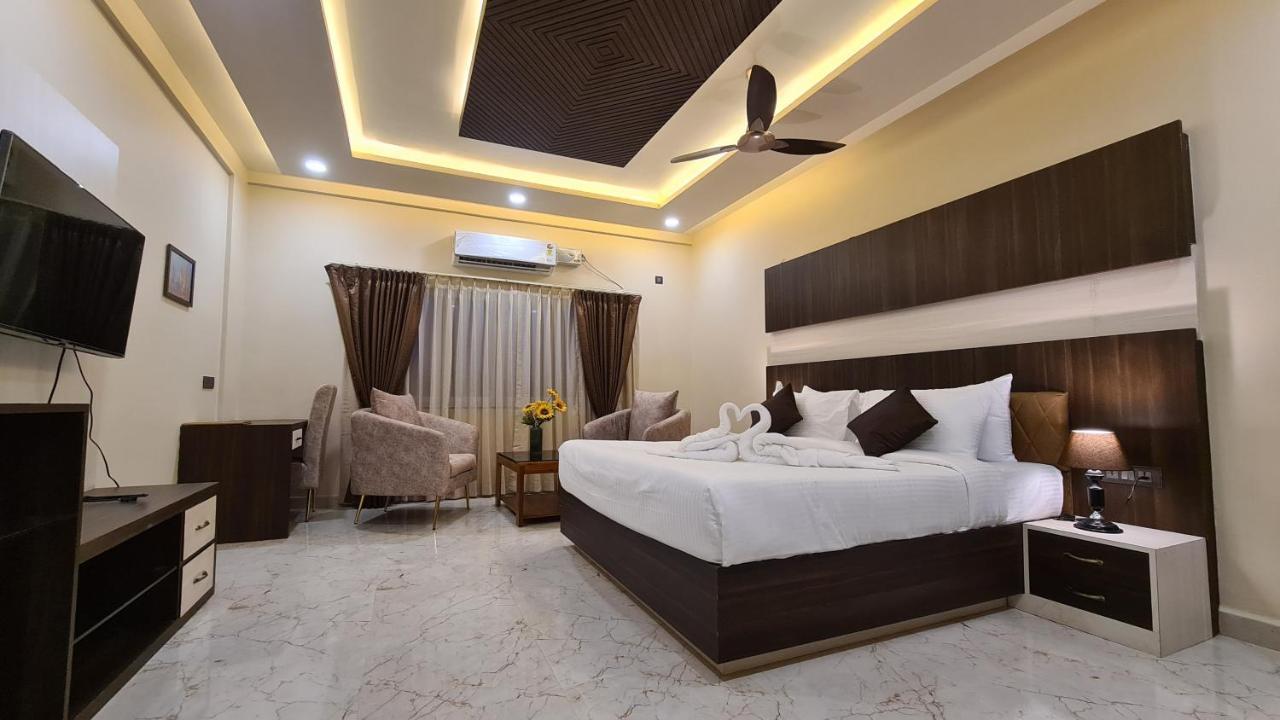 Hotel Eden Karwar Luaran gambar