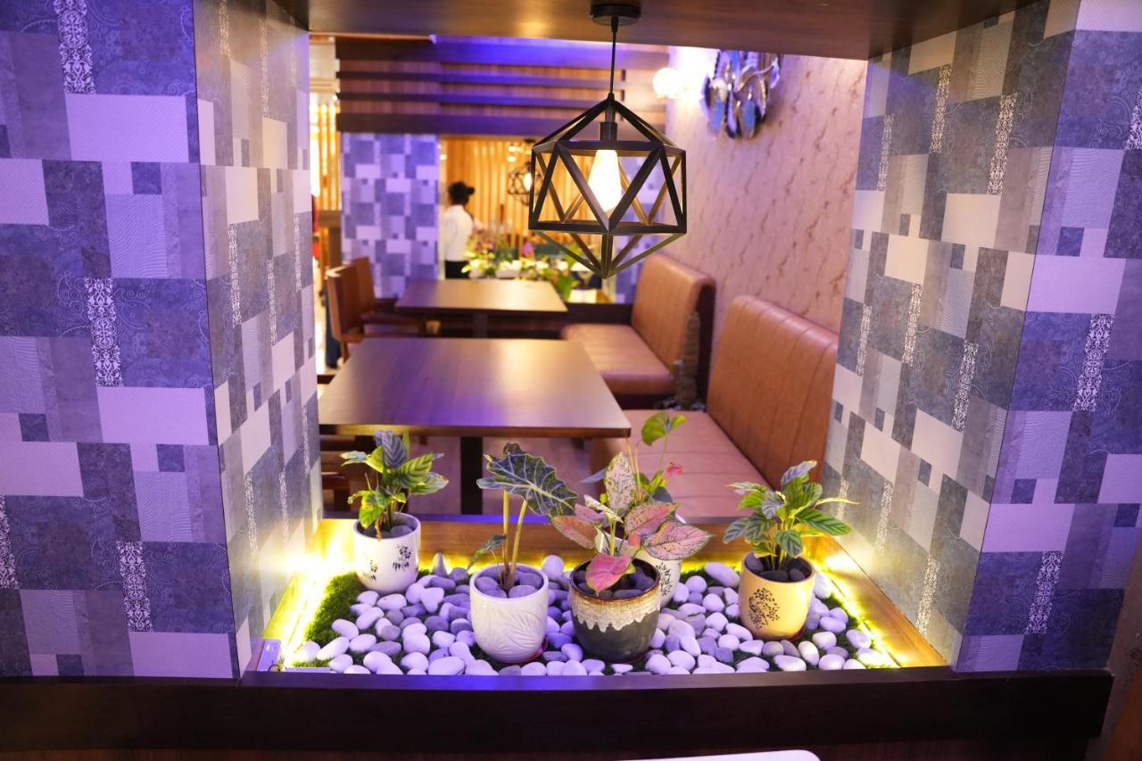 Hotel Eden Karwar Luaran gambar
