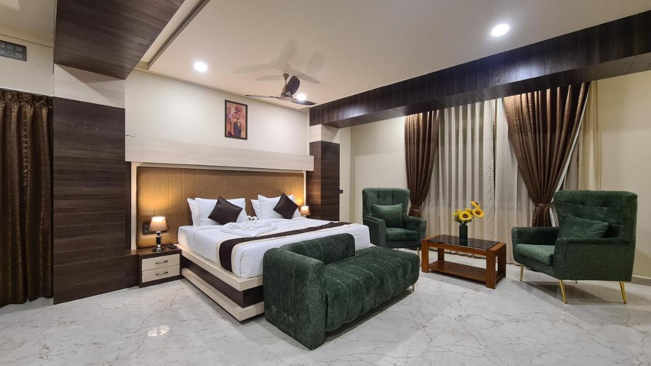 Hotel Eden Karwar Luaran gambar