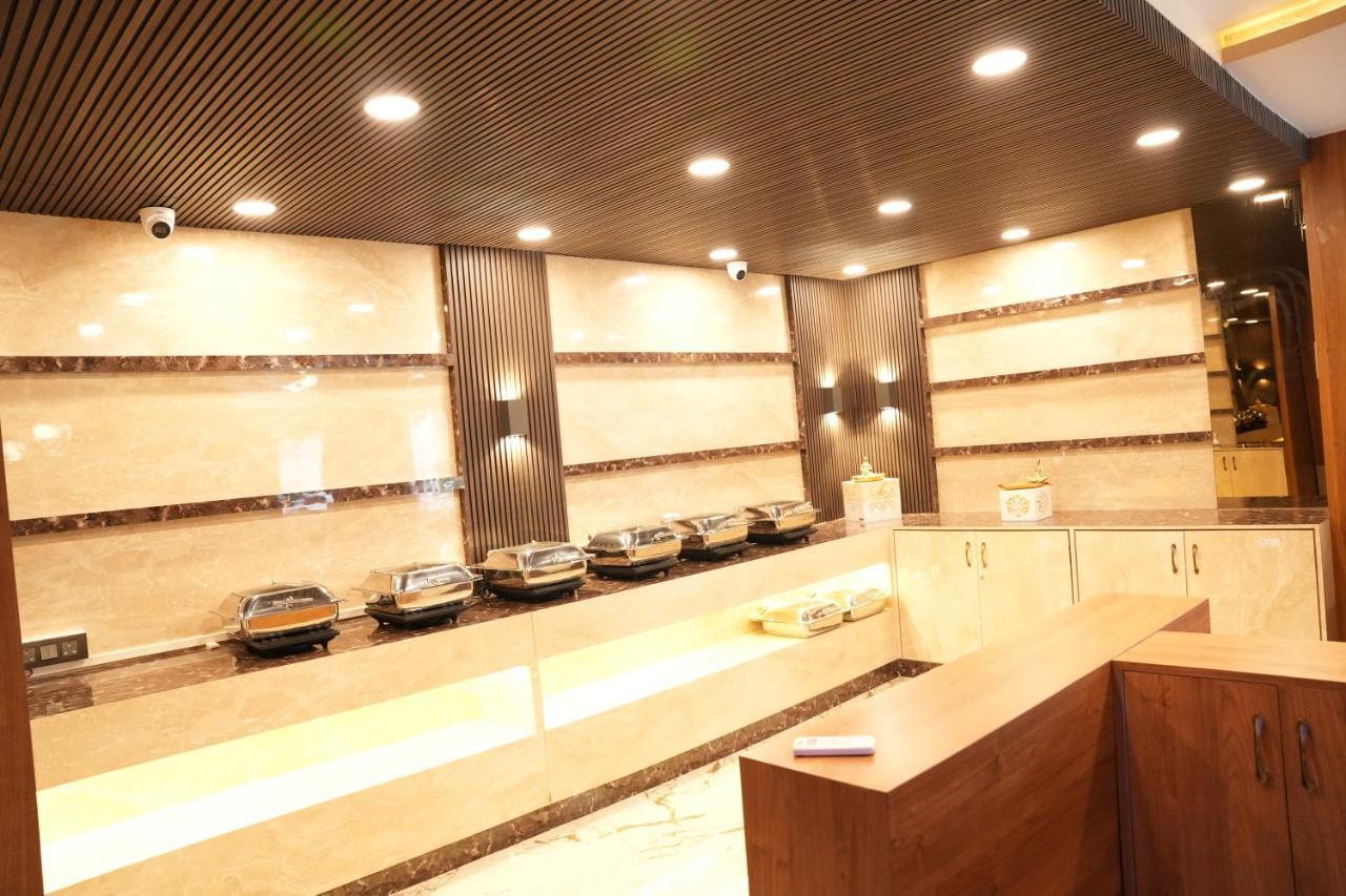 Hotel Eden Karwar Luaran gambar