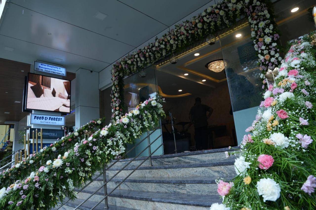 Hotel Eden Karwar Luaran gambar