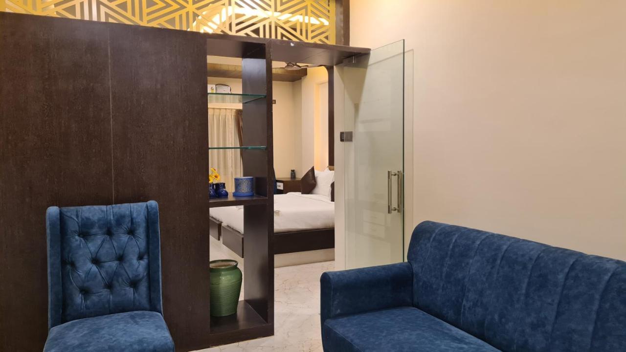 Hotel Eden Karwar Luaran gambar