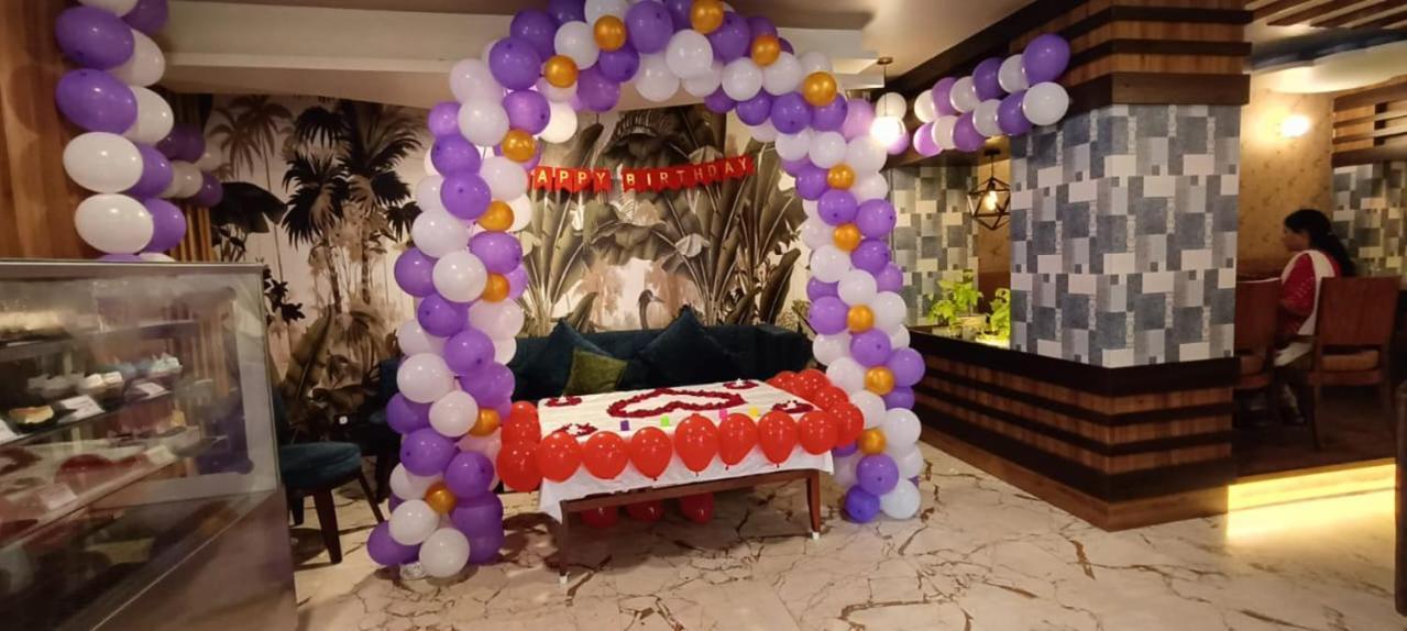 Hotel Eden Karwar Luaran gambar