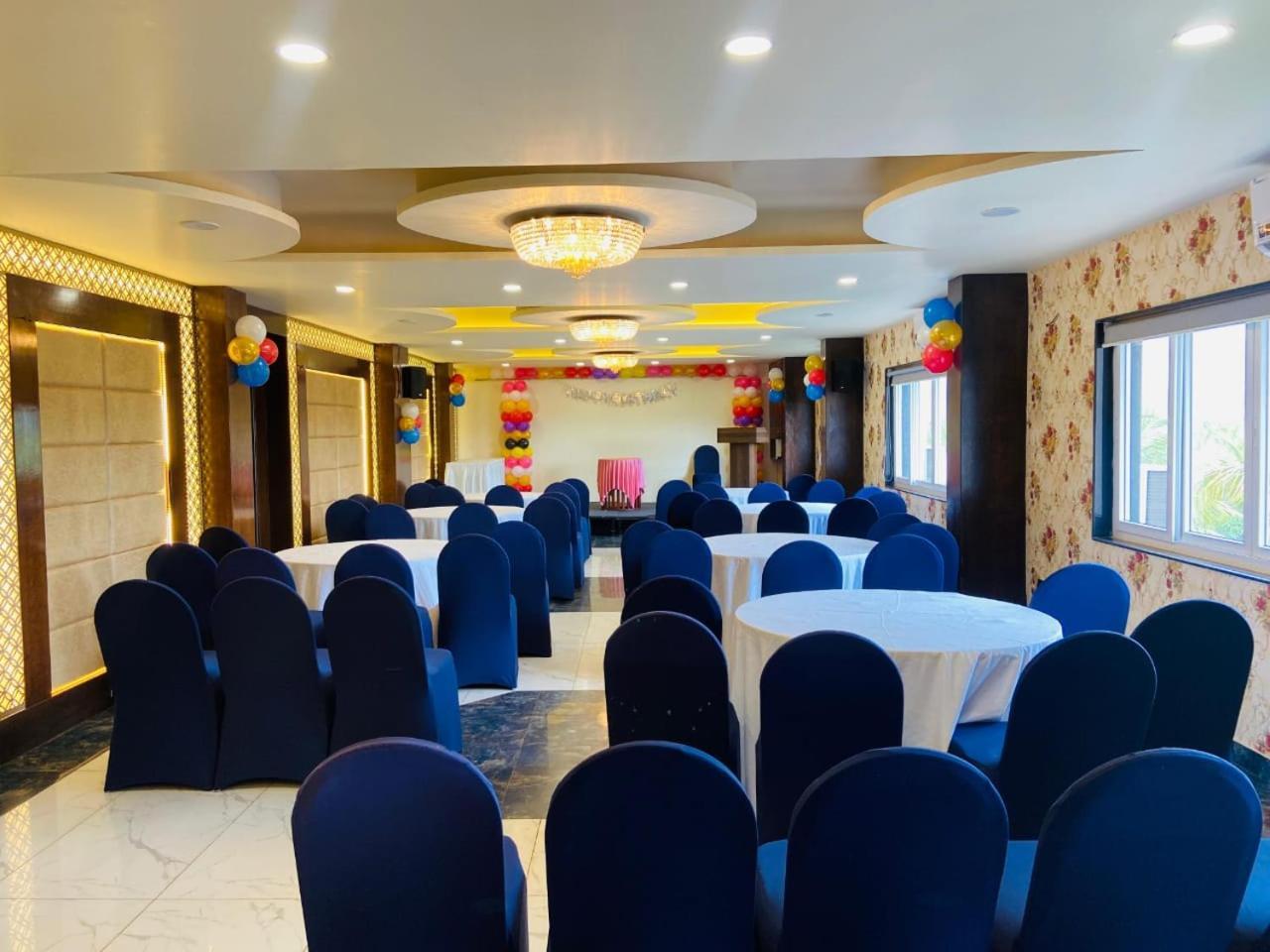 Hotel Eden Karwar Luaran gambar