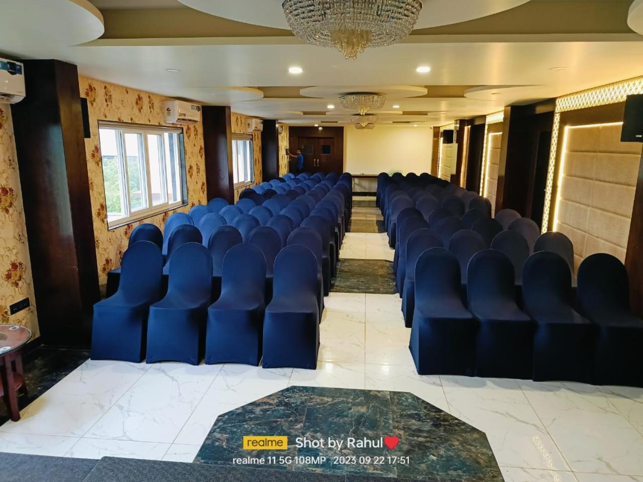 Hotel Eden Karwar Luaran gambar