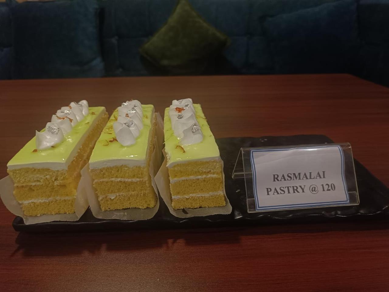 Hotel Eden Karwar Luaran gambar