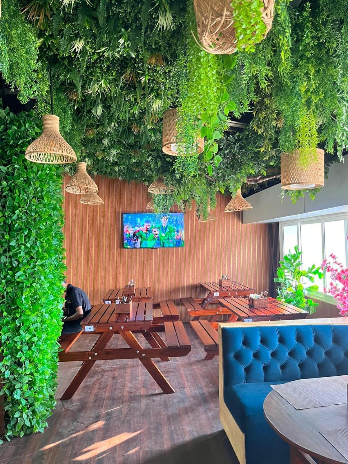 Hotel Eden Karwar Luaran gambar